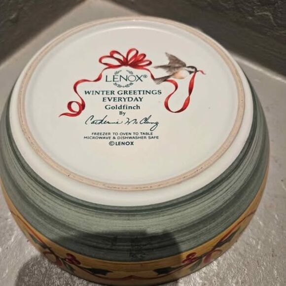 Lennox Ceramic Bowl Winter Greetings Goldfinch Every Day Bowl 7" - Picture 4 of 6